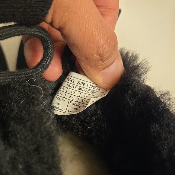 UGG Women's Classic Femme Lace Booties Black - Picture 7 of 12